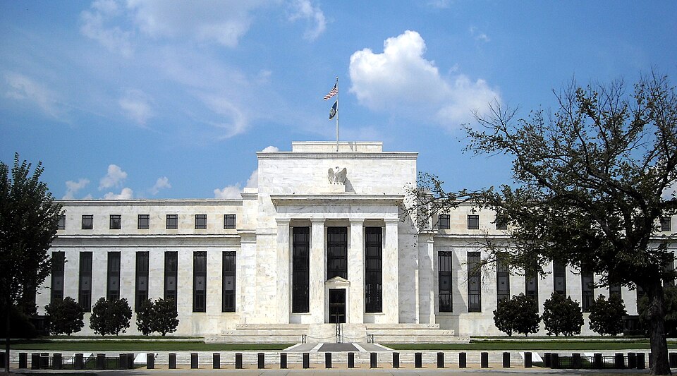 June FOMC Minutes: A Hawkish, Split Fed — and Why the Dollar Barely Moved